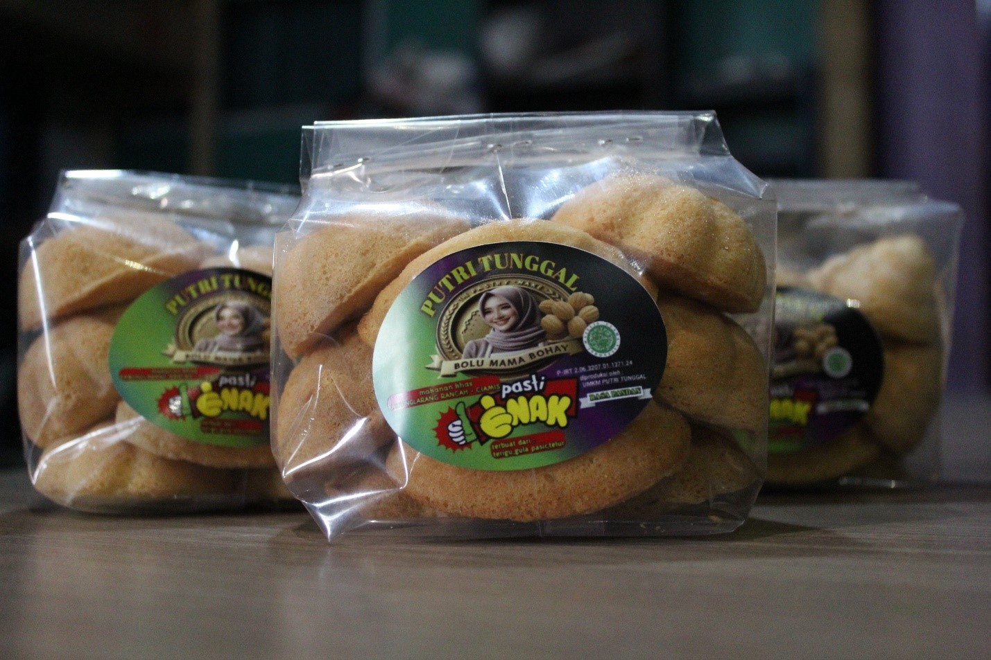 Bolu Kijing Putri Tunggal